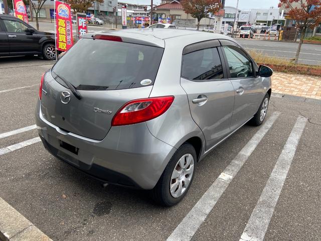 デミオ 13C-V HIDエディション 1オーナー☆キーレスエントリー☆ナビ☆地デジ☆HIDライト☆オートエアコン☆ビルトインETC☆CD☆(11枚目)