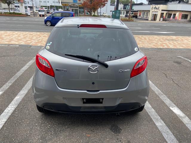 デミオ 13C-V HIDエディション 1オーナー☆キーレスエントリー☆ナビ☆地デジ☆HIDライト☆オートエアコン☆ビルトインETC☆CD☆(12枚目)