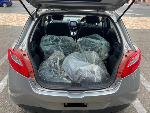 デミオ 13C-V HIDエディション 1オーナー☆キーレスエントリー☆ナビ☆地デジ☆HIDライト☆オートエアコン☆ビルトインETC☆CD☆(13枚目)