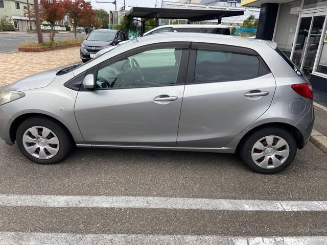 デミオ 13C-V HIDエディション 1オーナー☆キーレスエントリー☆ナビ☆地デジ☆HIDライト☆オートエアコン☆ビルトインETC☆CD☆(15枚目)