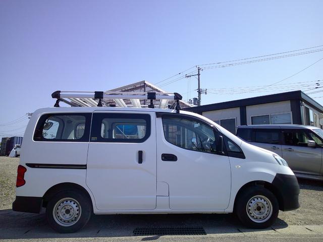ＮＶ２００バネットバン ＤＸ　禁煙車　テルッツオキャリア　パワーウィンドウ　ケンウッドナビ　前後ドラレコ　キーレスキー　最大積載量６００ＫＧ（5枚目）