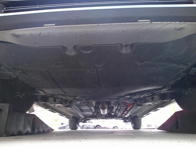 ヤリス ハイブリッドＸ　禁煙車　メーカー保証付　レーダークルコン　踏み間違い防止　障害物センサー　オートライト　Ａハイビーム　純正ディスプレイオーディオナビ　バックカメラ（6枚目）