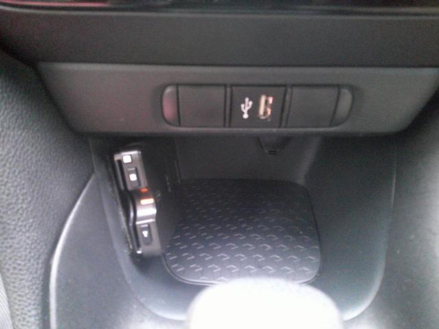 ヤリス ハイブリッドＸ　禁煙車　メーカー保証付　レーダークルコン　踏み間違い防止　障害物センサー　オートライト　Ａハイビーム　純正ディスプレイオーディオナビ　バックカメラ（16枚目）