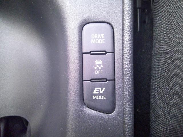 ヤリス ハイブリッドＸ　禁煙車　メーカー保証付　レーダークルコン　踏み間違い防止　障害物センサー　オートライト　Ａハイビーム　純正ディスプレイオーディオナビ　バックカメラ（18枚目）