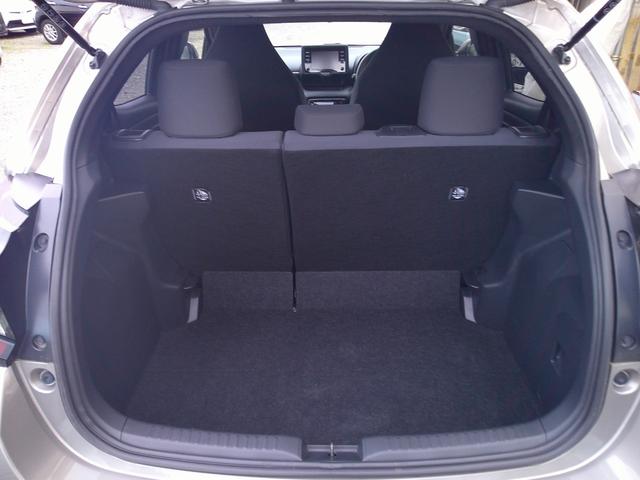 ヤリス ハイブリッドＸ　禁煙車　メーカー保証付　レーダークルコン　踏み間違い防止　障害物センサー　オートライト　Ａハイビーム　純正ディスプレイオーディオナビ　バックカメラ（21枚目）