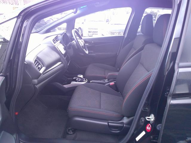 フィットハイブリッド Ｓパッケージ　Ｓパッケージ　禁煙車　クルコン　パドルシフト　ＬＥＤヘッドライト　ＬＥＤフォグ　リヤスポイラー　社外１６インチアルミ　フルセグＴＶナビ　バックカメラ（20枚目）