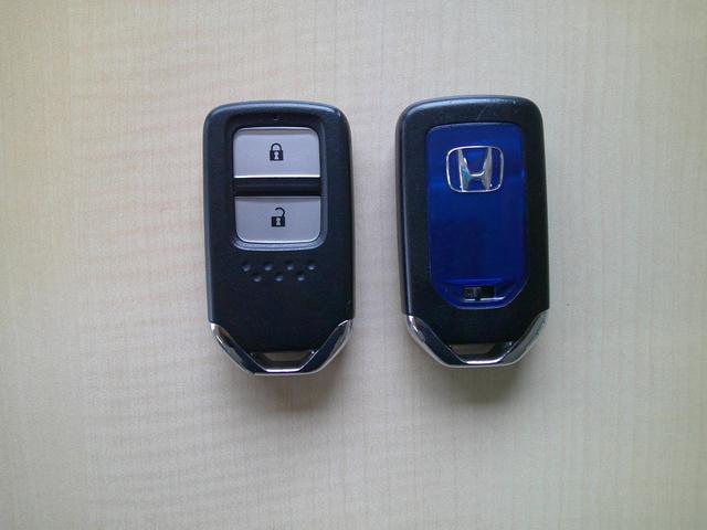 フィットハイブリッド Ｓパッケージ　Ｓパッケージ　禁煙車　クルコン　パドルシフト　ＬＥＤヘッドライト　ＬＥＤフォグ　リヤスポイラー　社外１６インチアルミ　フルセグＴＶナビ　バックカメラ（26枚目）