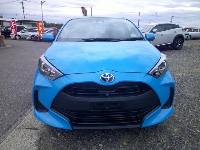 ヤリス ハイブリッドＸ　４ＷＤ　レーダークルコン　全周囲カメラ　踏み間違い防止　障害物センサー　パーキングアシスト　ＢＳＭ　ワイパーデアイサ―　純正ディスプレイオーディオナビ（2枚目）