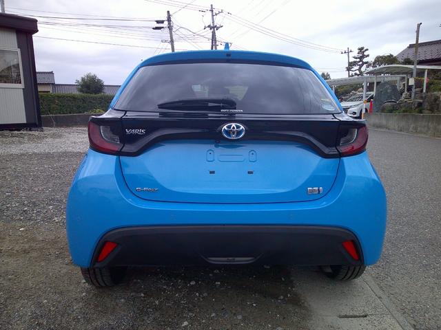 ヤリス ハイブリッドＸ　４ＷＤ　レーダークルコン　全周囲カメラ　踏み間違い防止　障害物センサー　パーキングアシスト　ＢＳＭ　ワイパーデアイサ―　純正ディスプレイオーディオナビ（4枚目）