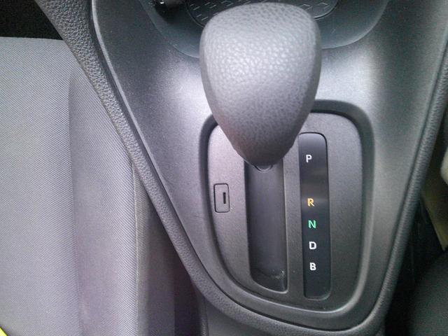 ヤリス ハイブリッドＸ　４ＷＤ　レーダークルコン　全周囲カメラ　踏み間違い防止　障害物センサー　パーキングアシスト　ＢＳＭ　ワイパーデアイサ―　純正ディスプレイオーディオナビ（18枚目）