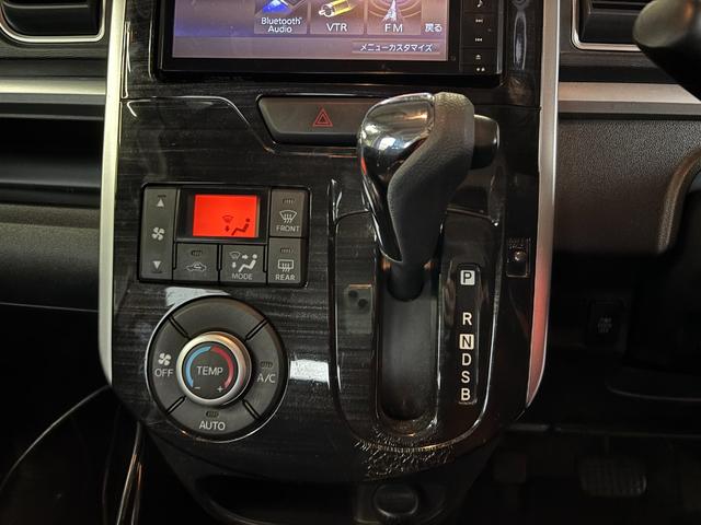 タント カスタムＸ　トップエディションＳＡ　バックモニター　両側スライドドア　片側電動スライドドア　ナビ地デジＴＶ　Ｂｌｕｅｔｏｏｔｈ　スマートキー　ＬＥＤヘッドランプ　ベンチシート　ハーフレザーシート（10枚目）