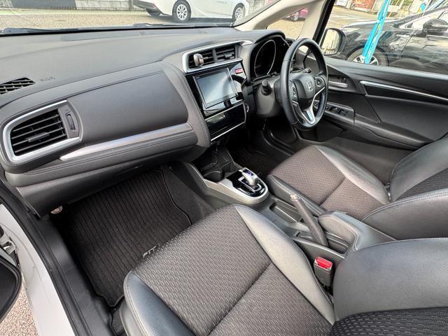 フィットハイブリッド Lパッケージ Lパッケージ Bluetooth ナビ フルセグ バックカメラ DVD再生 ハーフレザーシート ETC スマートキー LEDヘッドライト 点検整備記録簿 ホンダセンシング(20枚目)