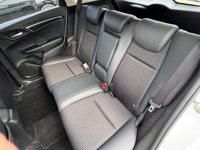 フィットハイブリッド Lパッケージ Lパッケージ Bluetooth ナビ フルセグ バックカメラ DVD再生 ハーフレザーシート ETC スマートキー LEDヘッドライト 点検整備記録簿 ホンダセンシング(26枚目)