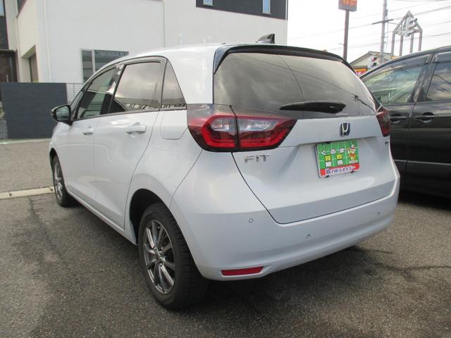 フィット e:HEVホーム 20周年特別仕様車 メゾン 4WD 特別仕様車メゾン ホンダセンシング 純正ナビ フルセグTV DVD CD Bluetooth 前後ドラレコ LED ETC 純正16アルミ スタッドレス有 ワンオーナー 記録簿 取説 保証書(4枚目)