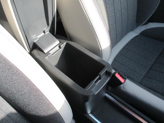 フィット e:HEVホーム 20周年特別仕様車 メゾン 4WD 特別仕様車メゾン ホンダセンシング 純正ナビ フルセグTV DVD CD Bluetooth 前後ドラレコ LED ETC 純正16アルミ スタッドレス有 ワンオーナー 記録簿 取説 保証書(19枚目)