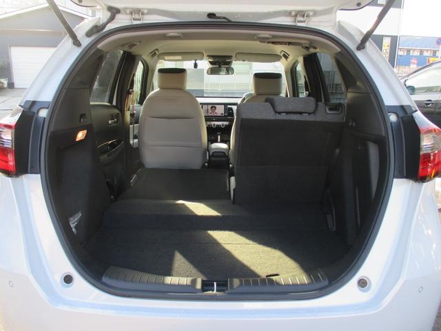 フィット e:HEVホーム 20周年特別仕様車 メゾン 4WD 特別仕様車メゾン ホンダセンシング 純正ナビ フルセグTV DVD CD Bluetooth 前後ドラレコ LED ETC 純正16アルミ スタッドレス有 ワンオーナー 記録簿 取説 保証書(31枚目)