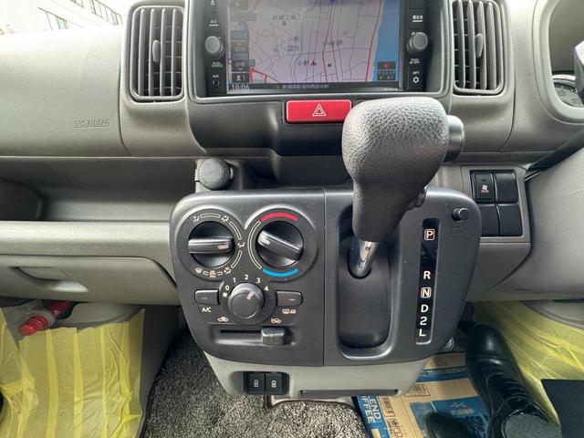 ＮＶ１００クリッパーバン ＧＸターボ　ワンオーナー　禁煙車　純正ＳＤフルセグナビ　ＥＴＣ　Ｂｌｕｅｔｏｏｔｈ　コーナーセンサー　エマージェンシーブレーキ　車線逸脱警報　横滑り防止装置　オートライト　電動格納ミラー　キーレス（9枚目）