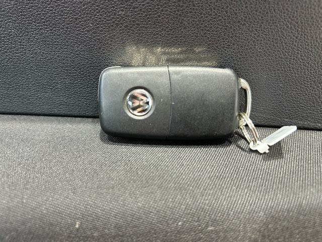 ザ・ビートル デザイン　スマートキー　キーレスエントリー　カーナビ　ＴＶ　ＤＶＤ　Ｂｌｕｅｔｏｏｔｈ　バックカメラ　ドライブレコーダー　盗難防止システム　パワーステアリング　パワーウィンドウ（27枚目）