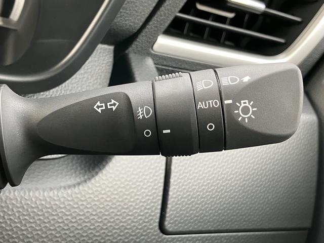 ルーミー カスタムＧ－Ｔ　登録済未使用車　衝突被害軽減システム　パノラミックビュー　コンフォートＰＫＧ　両側電動スライドドア　シートヒーター　メーカー保証５年１０万キロ（16枚目）