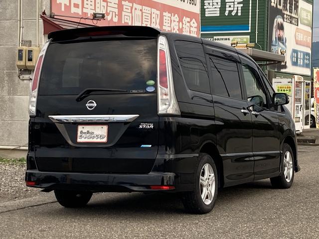 セレナ ハイウェイスター　４ＷＤ　車検２年　バックカメラ　クルーズコントロール　オートライト　パワースライドドア　ＥＴＣ　スマートキー　オートエアコン（6枚目）