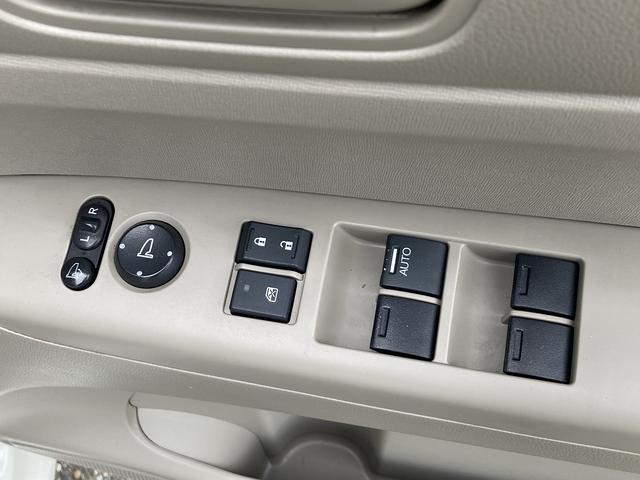 Ｎ－ＢＯＸ Ｇ・Ｌパッケージ　４ＷＤ　車検２年　ナビ　バックカメラ　ワンセグＴＶ　アイドリングストップ　ＥＴＣ　片側パワースライドドア　オートエアコン（19枚目）