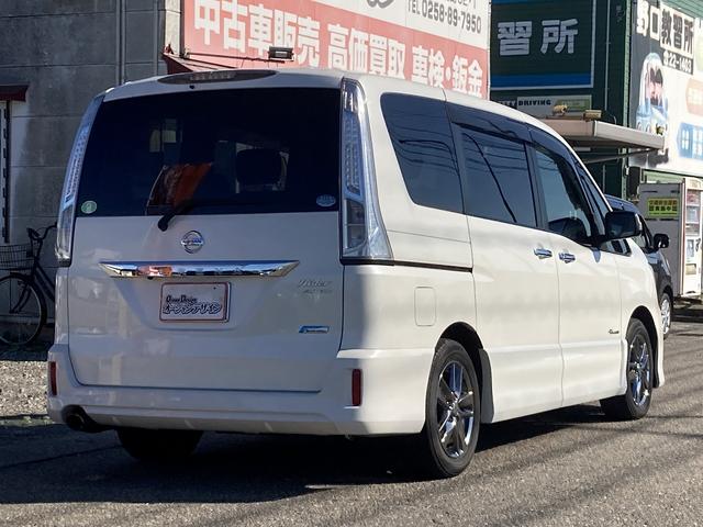 セレナ ライダー　Ｓ－ハイブリッド　車検Ｒ８／９　ナビ　Ｂｌｕｅｔｏｏｔｈ　バックカメラ　フルセグＴＶ　リアモニター　パワースライドドア　ＥＴＣ　オートライト（6枚目）
