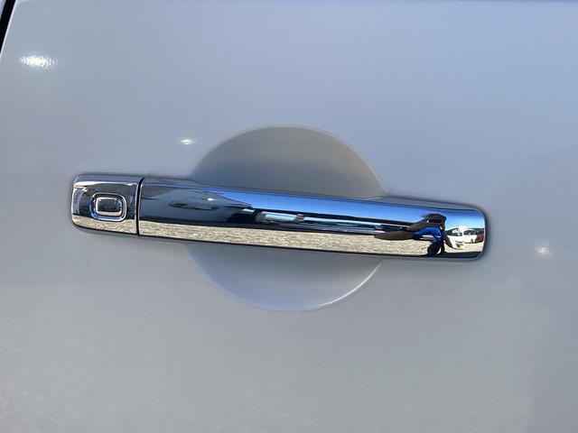 セレナ ライダー　Ｓ－ハイブリッド　車検Ｒ８／９　ナビ　Ｂｌｕｅｔｏｏｔｈ　バックカメラ　フルセグＴＶ　リアモニター　パワースライドドア　ＥＴＣ　オートライト（15枚目）