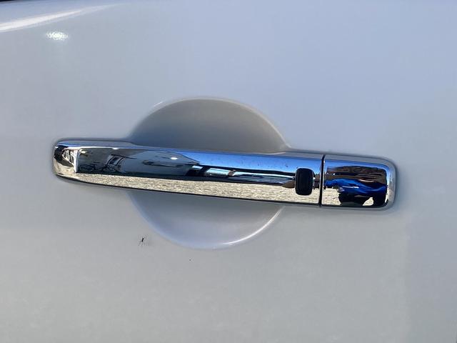 セレナ ライダー　Ｓ－ハイブリッド　車検Ｒ８／９　ナビ　Ｂｌｕｅｔｏｏｔｈ　バックカメラ　フルセグＴＶ　リアモニター　パワースライドドア　ＥＴＣ　オートライト（16枚目）