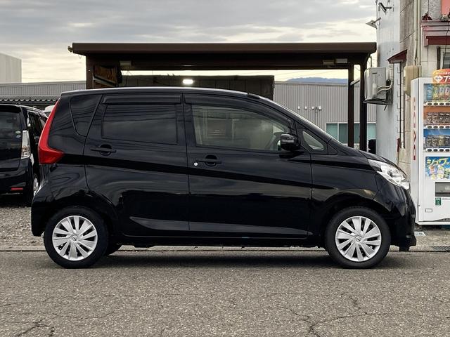 デイズ Ｘ　４ＷＤ　車検Ｒ８／１０　ナビ　Ｂｌｕｅｔｏｏｔｈ　バックカメラ　サイドカメラ　シートヒーター　ＥＴＣ　アイドリングストップ（5枚目）