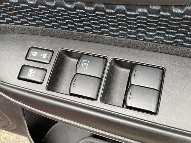 ノート Ｘ　ＦＯＵＲ　４ＷＤ　車検２年　ナビ　バックカメラ　Ｂｌｕｅｔｏｏｔｈ　ＴＶ　スマートキー　ドライブレコーダー　エンジンスターター　アルミ（18枚目）