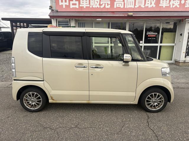 Ｎ－ＢＯＸ 　車検２年　ナビ　スマートキー　ＣＤ　ＤＶＤ　アイドリングストップ　両側スライドドア　ベンチシート（5枚目）