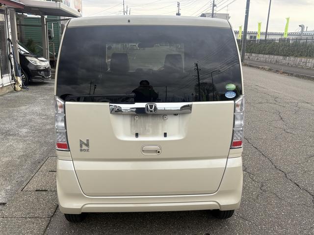 Ｎ－ＢＯＸ 　車検２年　ナビ　スマートキー　ＣＤ　ＤＶＤ　アイドリングストップ　両側スライドドア　ベンチシート（7枚目）