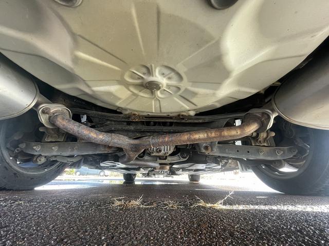 レヴォーグ １．６ＧＴアイサイト　４ＷＤ　車検２年　ナビ　バックカメラ　ＥＴＣ　クルーズコントロール　スマートキー　オートエアコン　横滑り防止装置　電動パーキング（13枚目）