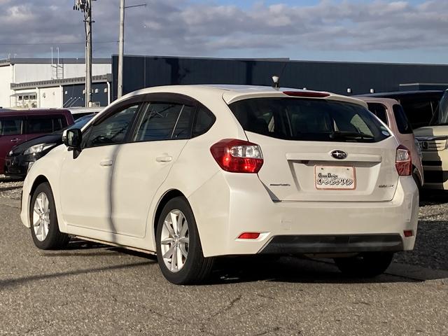 インプレッサスポーツ ２．０ｉアイサイト　４ＷＤ　車検２年　パドルシフト　クルーズコントロール　キーレス　オートエアコン　アイドリングストップ　横滑り防止装置　アルミ（8枚目）