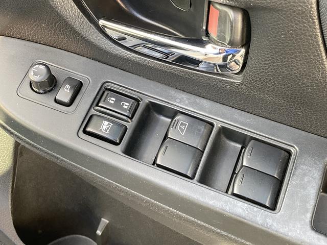 インプレッサスポーツ ２．０ｉアイサイト　４ＷＤ　車検２年　パドルシフト　クルーズコントロール　キーレス　オートエアコン　アイドリングストップ　横滑り防止装置　アルミ（17枚目）