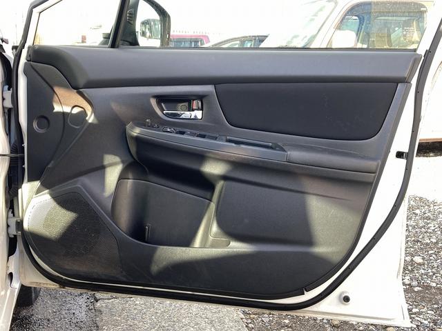 インプレッサスポーツ ２．０ｉアイサイト　４ＷＤ　車検２年　パドルシフト　クルーズコントロール　キーレス　オートエアコン　アイドリングストップ　横滑り防止装置　アルミ（18枚目）