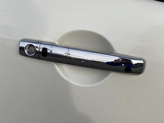 セレナ ハイウェイスター　Ｖセレクション＋セーフティＩＩ　車検２年　ナビ　Ｂｌｕｅｔｏｏｔｈ付き　バックカメラ　全方位カメラ　クルーズコントロール　フリップダウン　レーンキープアシスト　アイドリングストップ　ＥＴＣ　横滑り防止装置（15枚目）