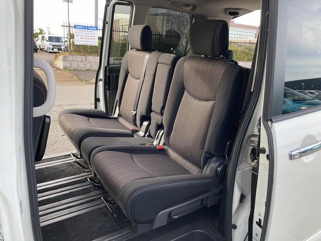 セレナ ハイウェイスター　Ｖセレクション＋セーフティＩＩ　車検２年　ナビ　Ｂｌｕｅｔｏｏｔｈ付き　バックカメラ　全方位カメラ　クルーズコントロール　フリップダウン　レーンキープアシスト　アイドリングストップ　ＥＴＣ　横滑り防止装置（25枚目）