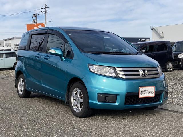 フリードスパイク Ｇ　ジャストセレクション　車検２年　ナビ　Ｂｌｕｅｔｏｏｔｈ付き　バックカメラ　オートエアコン　オートライト　ＥＴＣ　横滑り防止装置　片側電動スライドドア　キーレス　アルミホイール（3枚目）