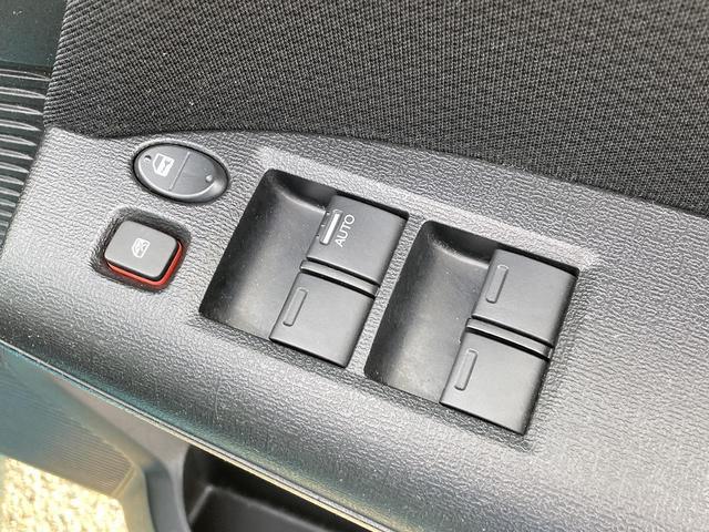 フリードスパイク Ｇ　ジャストセレクション　車検２年　ナビ　Ｂｌｕｅｔｏｏｔｈ付き　バックカメラ　オートエアコン　オートライト　ＥＴＣ　横滑り防止装置　片側電動スライドドア　キーレス　アルミホイール（17枚目）