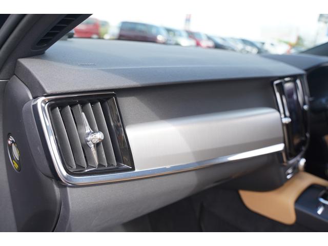 Ｖ９０ Ｔ５　モメンタム　純正１８インチアルミ夏タイヤ・冬タイヤ　黒革シート　前席パワーシート　前席シートヒーター　全周囲カメラ　レーダークルーズコントロール　コーナーセンサー　スマートキー　デュアルオートエアコン　ＬＥＤ（12枚目）