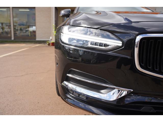 Ｖ９０ Ｔ５　モメンタム　純正１８インチアルミ夏タイヤ・冬タイヤ　黒革シート　前席パワーシート　前席シートヒーター　全周囲カメラ　レーダークルーズコントロール　コーナーセンサー　スマートキー　デュアルオートエアコン　ＬＥＤ（18枚目）