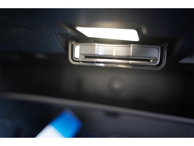 Ｖ９０ Ｔ５　モメンタム　純正１８インチアルミ夏タイヤ・冬タイヤ　黒革シート　前席パワーシート　前席シートヒーター　全周囲カメラ　レーダークルーズコントロール　コーナーセンサー　スマートキー　デュアルオートエアコン　ＬＥＤ（50枚目）