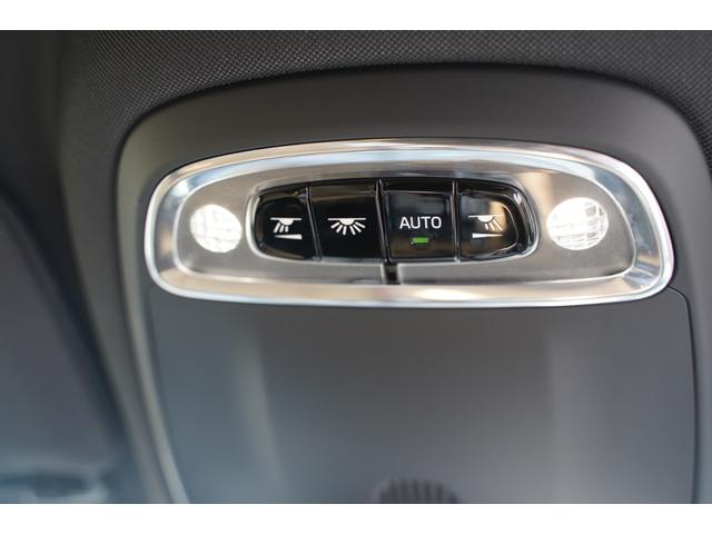 Ｖ９０ Ｔ５　モメンタム　純正１８インチアルミ夏タイヤ・冬タイヤ　黒革シート　前席パワーシート　前席シートヒーター　全周囲カメラ　レーダークルーズコントロール　コーナーセンサー　スマートキー　デュアルオートエアコン　ＬＥＤ（53枚目）