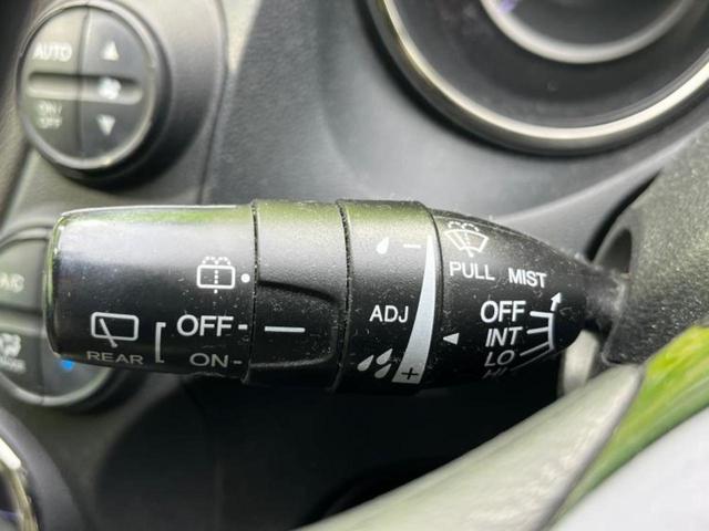 フィットシャトル １５Ｘ　純正　ＳＤナビ／シート　ハーフレザー／ヘッドランプ　ＨＩＤ／ＥＴＣ／ＡＢＳ／横滑り防止装置／ワンセグＴＶ／ＤＶＤ／エアバッグ　運転席／エアバッグ　助手席／エアバッグ　サイド　ＤＶＤ再生（15枚目）