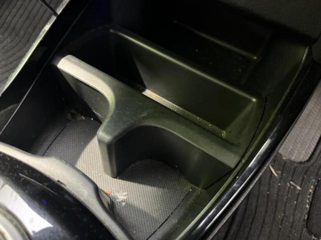 フィットシャトル １５Ｘ　純正　ＳＤナビ／シート　ハーフレザー／ヘッドランプ　ＨＩＤ／ＥＴＣ／ＡＢＳ／横滑り防止装置／ワンセグＴＶ／ＤＶＤ／エアバッグ　運転席／エアバッグ　助手席／エアバッグ　サイド　ＤＶＤ再生（33枚目）