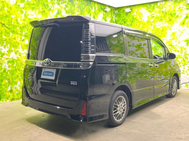 ヴォクシー ハイブリッドＺＳキラメキ　新品タイヤ／社外　１１インチ　メモリーナビ／フリップダウンモニター　社外　１２．８インチ／衝突安全装置／両側電動スライドドア／シートヒーター／車線逸脱防止支援システム　衝突被害軽減システム　ＤＶＤ再生（3枚目）