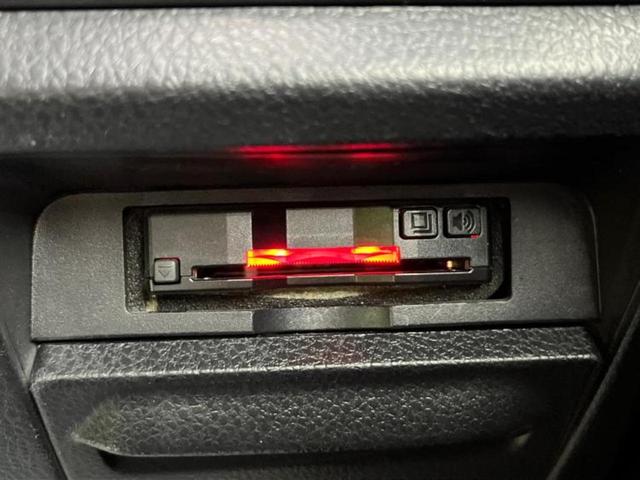 ヴォクシー ハイブリッドＺＳキラメキ　新品タイヤ／社外　１１インチ　メモリーナビ／フリップダウンモニター　社外　１２．８インチ／衝突安全装置／両側電動スライドドア／シートヒーター／車線逸脱防止支援システム　衝突被害軽減システム　ＤＶＤ再生（17枚目）