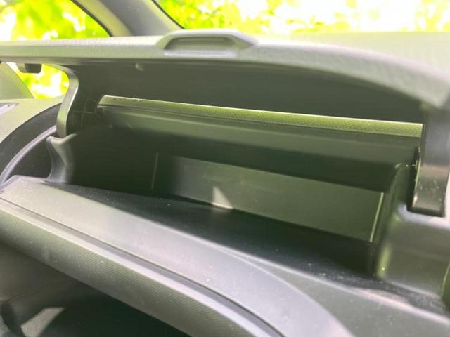 ヴォクシー ハイブリッドＺＳキラメキ　新品タイヤ／社外　１１インチ　メモリーナビ／フリップダウンモニター　社外　１２．８インチ／衝突安全装置／両側電動スライドドア／シートヒーター／車線逸脱防止支援システム　衝突被害軽減システム　ＤＶＤ再生（33枚目）