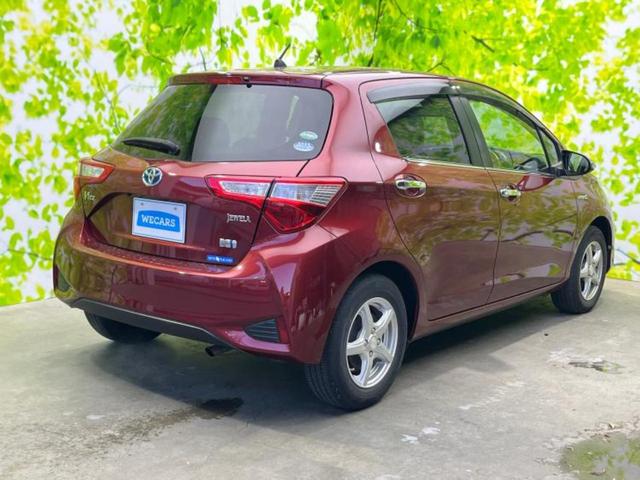 ヴィッツ ハイブリッドジュエラ　新品タイヤ／保証書／純正　ＳＤナビ／衝突安全装置／車線逸脱防止支援システム／Ｂｌｕｅｔｏｏｔｈ接続／ＥＴＣ２．０／ＡＢＳ／横滑り防止装置／バックモニター／フルセグＴＶ／エアバッグ　運転席　バックカメラ（3枚目）